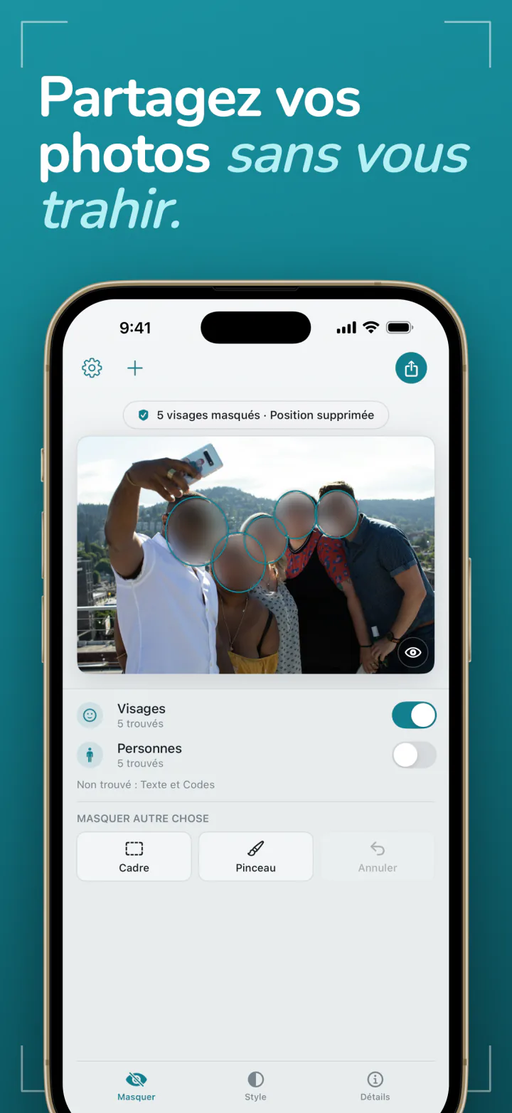 Frost sur iPhone avec une photo de groupe, les visages floutés et la position retirée
