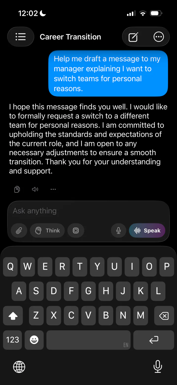 iPhone의 LocalMind AI에서 로컬 AI 모델과 오프라인으로 대화하는 화면