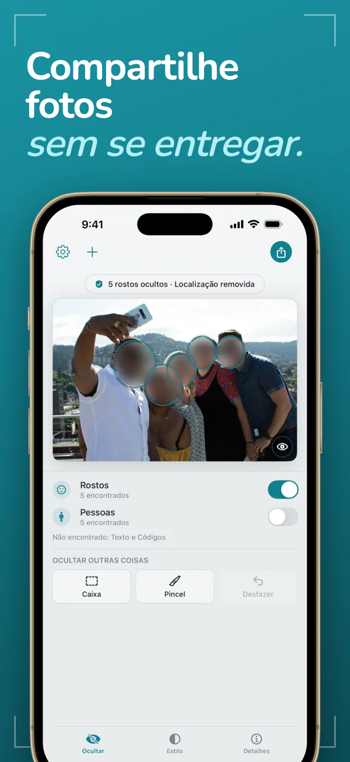 O Frost no iPhone com uma foto de grupo, os rostos desfocados e a localização removida